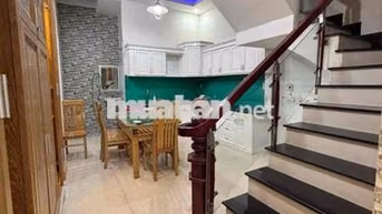 CHO THUÊ NHÀ DẸP 4PN5VC .HẺM XE TẢI GIÁ 18tr 🌻