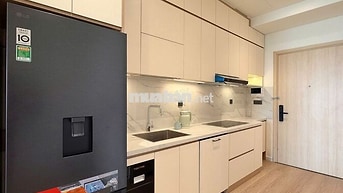 Căn hộ 2 phòng ngủ nhỏ view sông cực đẹp, nội thất xịn, trống sẵn