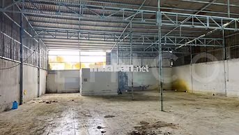 Kho xưởng bãi 700 m² kho xây dựng 425 m² mặt tiền ngang 17m, điện 3P