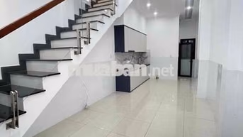 Nhà 2 lầu 3 phòng 3 máy lạnh hẻm Trần Hưng Đạo