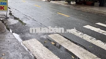 Cần pass lại mb vỉa hè buổi sáng 5h-2h chiều góc 2 mặt tiền