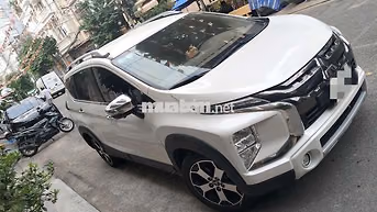 Mitsubishi Xpander Cross 7 chỗ số tự động Trắng