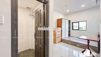 Căn hộ mới đầy đủ nội thất cửa sổ trời ngay Khánh Hội đi bộ tới NTTU