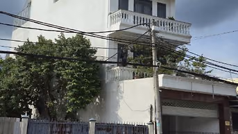 Nhà phố 3 tầng, mặt tiền đường lớn