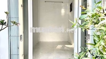 Chịn chủ cho thuê 2 căn nhà giá chỉ 14 triệu xe tải đậu cửa 