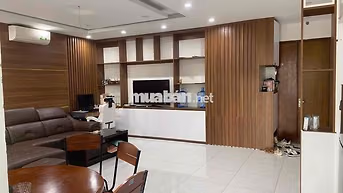 Cho thuê căn hộ CT36 ngõ 28 Xuân La 110m2 3PN full