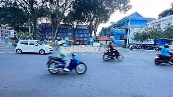 🔥 CHO THUÊ MẶT TIỀN TRẦN VĂN ƠN – GẦN ĐẠI HỌC THỦ DẦU MỘT Vị trí trung