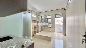 Căn hộ đầy đủ nội thất,ban công, cửa sổ thoáng mát gần Parc mall, STU