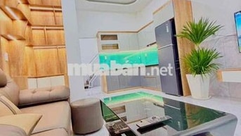 nhà lầu Ngay hẻm Cổng chợ lớn Yjut BMT 2t650tr