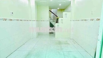 Cho thuê nhà Bạch Vân ngay trung tâm Q5 4 tầng