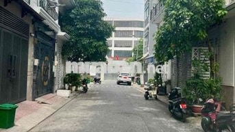 Cho Thuê Nhà 5PN , 5 WC , DTSD 205 m2 , LK Aeon .