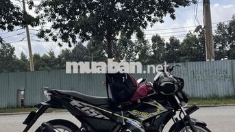 Suzuki Satria Đen