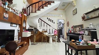 NHÀ HƠN 3TỶ - NGUYỄN TƯ GIẢN - DT 4x10m - Trệt Lầu Sân Để Xe Rộng