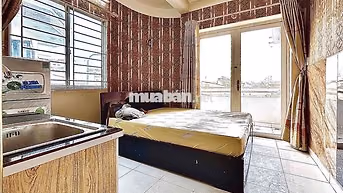 Phòng Ban Công Siêu Thoáng - Đầy Đủ Nội Thất Đối Diện Đầm Sen