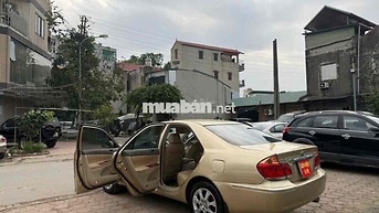 Toyota Camry 2005 Vàng Số sàn