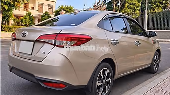 Toyota Vios E Tự động Vàng cát