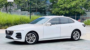 VinFast Lux A Base 2021 Trắng 6.8 vạn km