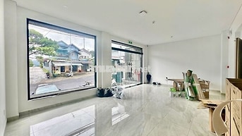 CHO THUÊ MẶT 40M2 CÓ HẦM XE PHƯỜNG 4 ĐÀ LẠT GIÁ 15 TRIỆU/THÁNG