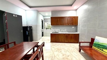CHO THUÊ CĂN HỘ 2 PHÒNG NGỦ FULL NỘI THẤT CÓ CỬA SỔ THOÁNG MÁT ĐƯỜNG