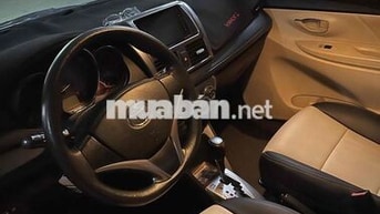 Toyota Yaris Hatchback Trắng Tự động
