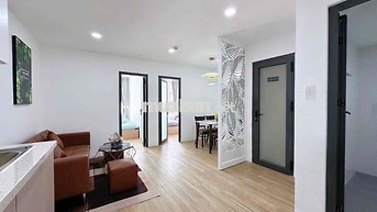 Cho thuê căn hộ 2pn1wc rộng thang máy full nt gần 3 Tháng 2 quận 10