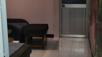Bán nhà cách đường mặt tiền 10m