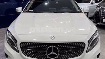Mercedes GLA200 Model 2017 Trắng SUV