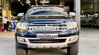 Ford Everest Titanium 2019 Đen 7 chỗ