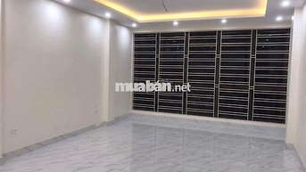 HOT, cho thuê văn phòng mạn Vạn Phúc 4tr5