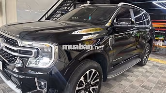 Ford Everest Platinum 2 cầu 2025 Đen