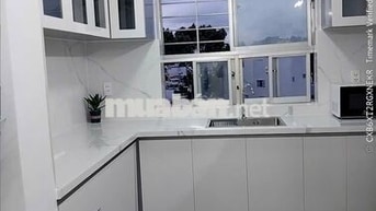 Bán căn hộ Chung cư Ngô Gia Tự, 3,5 tỷ, 55 m2, Bancong Landmak81.