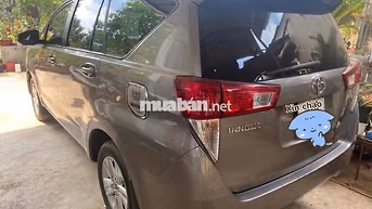 Toyota Innova E 2018 Nâu đồng 8 chỗ