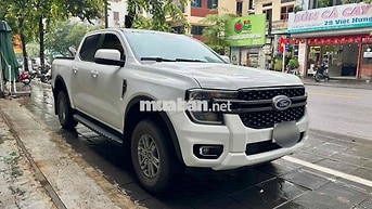 Ford Ranger XLS 4x2 AT 2023 Trắng 20.000 km