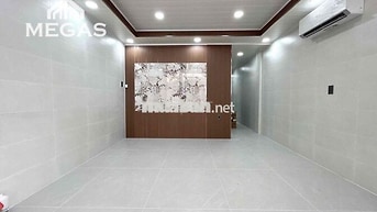 Nhà nguyên căn ngay mặt tiền Nguyễn Cửu Vân
