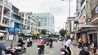 Bán Nhà Gần Vincom - 94m2 - Giá 6.2 Tỷ(TL)