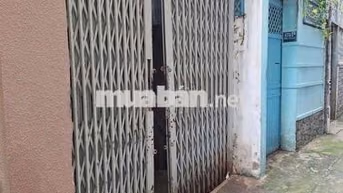 cho thuê nguyên căn nhà CMT8 50m2, 2PN, 2WC giá 10tr