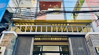 NHÀ ĐẸP 3 TẦNG - GẦN CV LÀNG HOA CHỈ 6.XX  TỶ