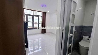 phòng có nội thất cửa sổ trời Nguyễn Kiệm