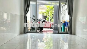 Cần cho thuê nhà nguyên căn,72m2, 2 tầng 3PN, đường xe hơi 10m
