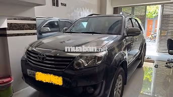 Toyota Fortuner SUV màu Xám