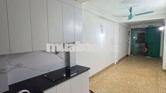 Cho ThuêNguyên Căn 4 tầng giá 9.5tr ở Định Công 
