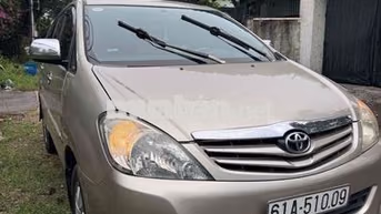 Toyota Innova G 2011 Vàng cát Số sàn