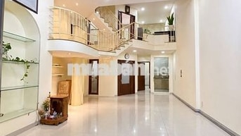 BÁN  NHÀ 63 ĐINH CÔNG TRÁNG, Q1 - 6,5X17M, 4 TẦNG-GIÁ :19,8 TỶ!