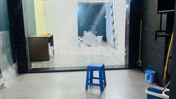 cho thuê nhà đẹp MTKD đường họ lê, có gác lửng