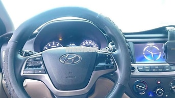 Hyundai Accent Bạc Sedan