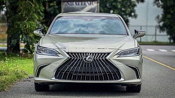 Lexus ES250 2025 Vàng cát Tự động 8 cấp