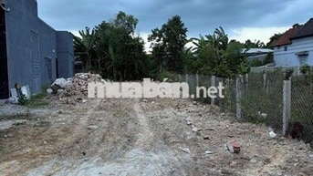 cần bán nhanh lô đất sát chợ La Thọ. cách đường 33 khoảng 2km