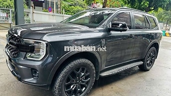 Ford Everest Sport 2024 mới đi 27.000km