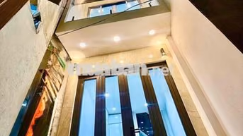Bán nhà Lạc Long Quân, 20m2, 3,5x6m, 3 tầng, 2pn, 2wc, hẻm rộng, shr
