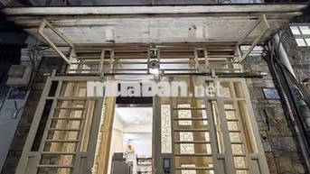Cho thuê nhà hẻm Nguyễn Tiểu La , Quận 10. 3PN, 3WC